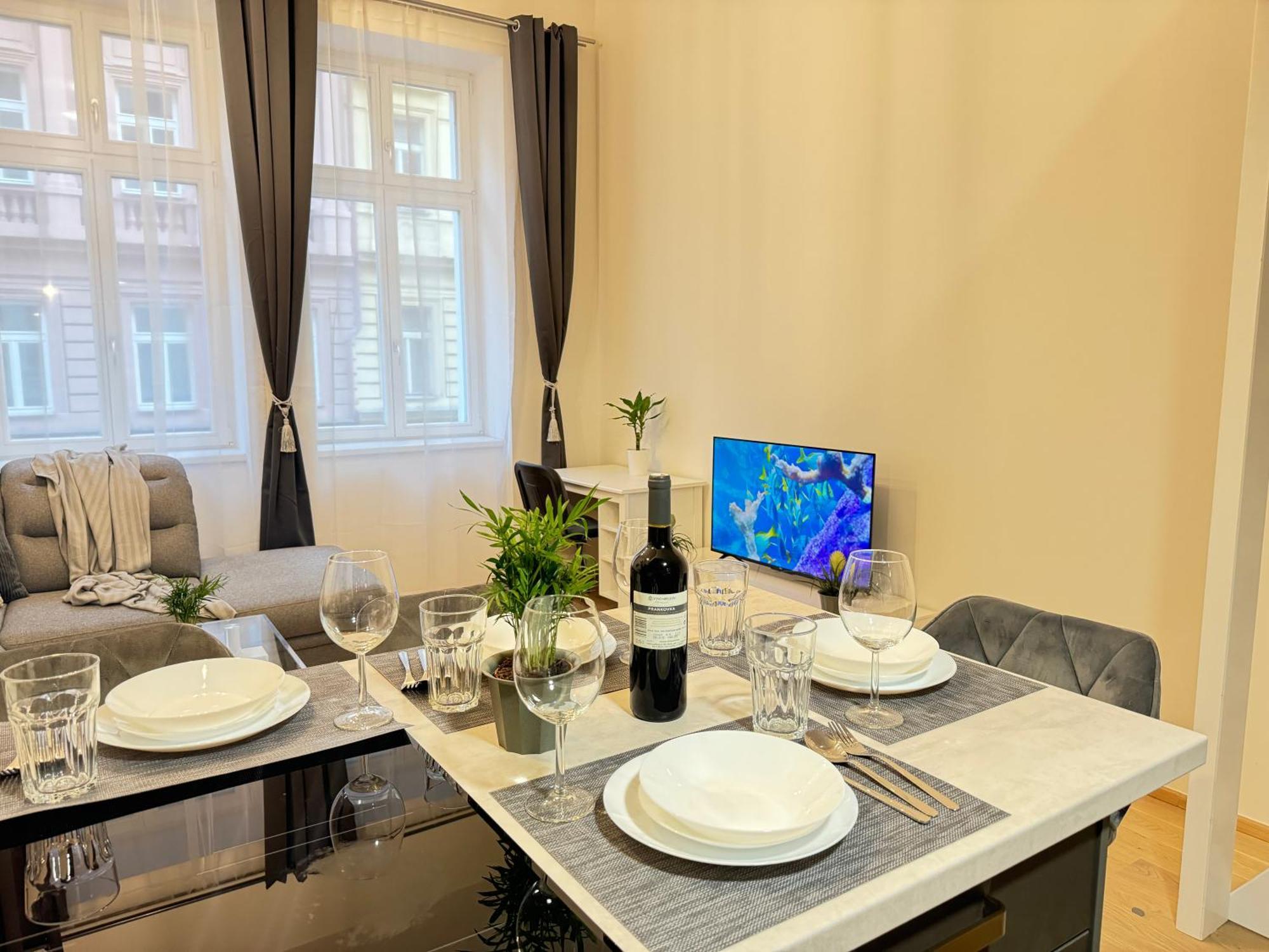 Appartement Free Parking - Cozy Near Vysehrad Railway Bridge Praag