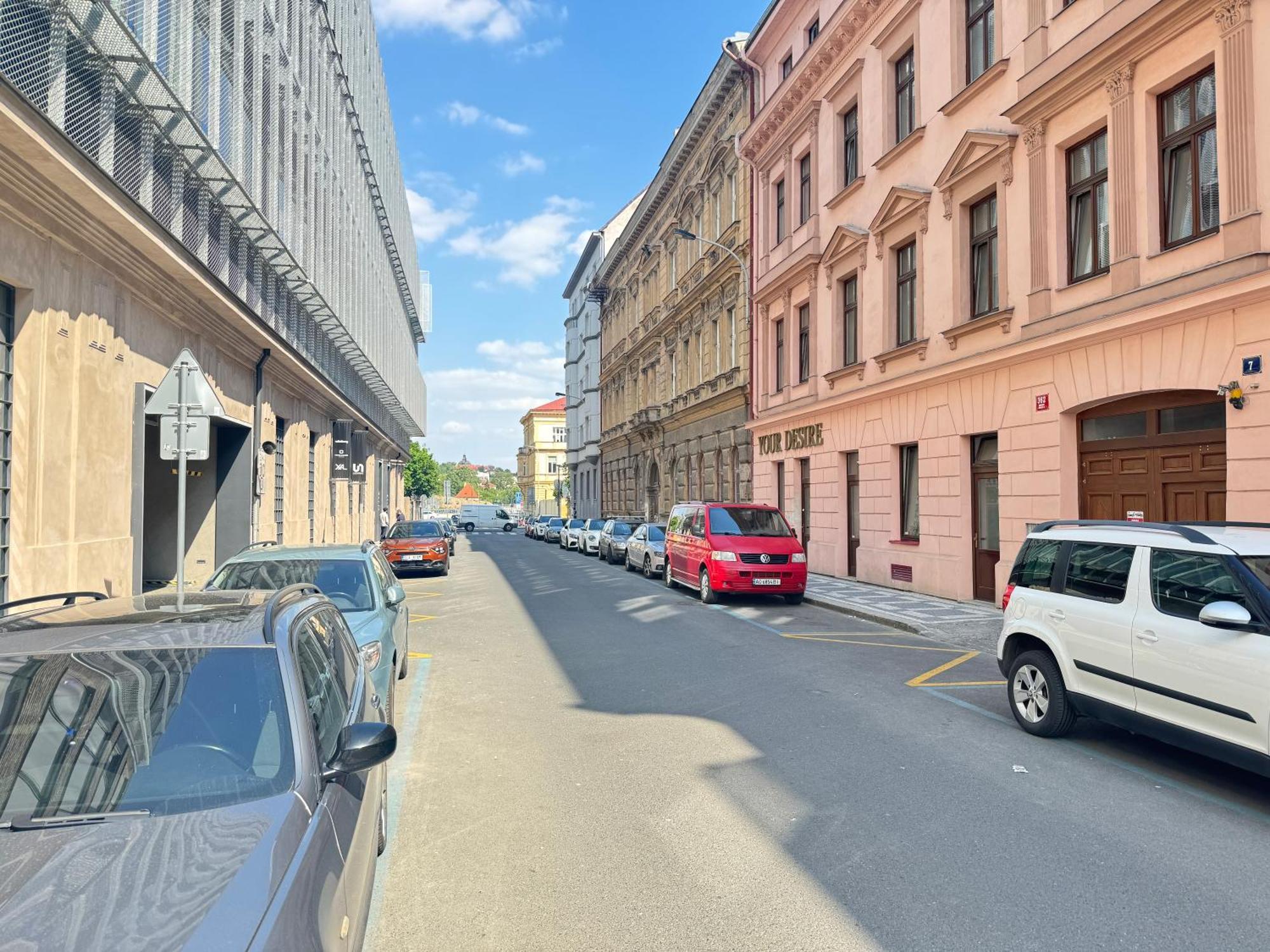 Free Parking - Cozy Near Vysehrad Railway Bridge Praag